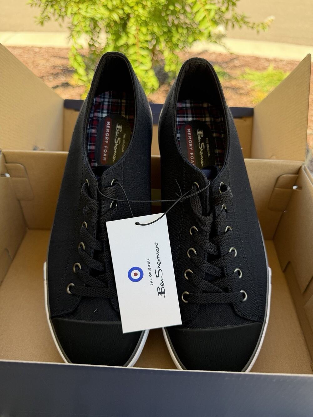 NIB Ben Sherman Men's Canvas Shoe Cushioned Memory Foam Lace Up Black /White 10